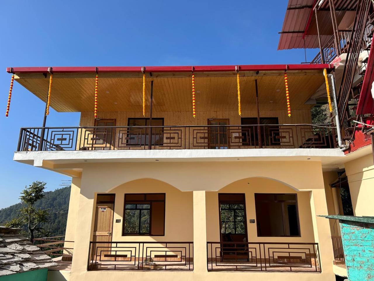 Hotel Mountain View Sari Exterior foto